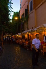 Which district to stay in in Rome?