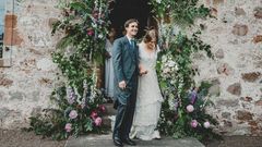 Show me your wedding dress?