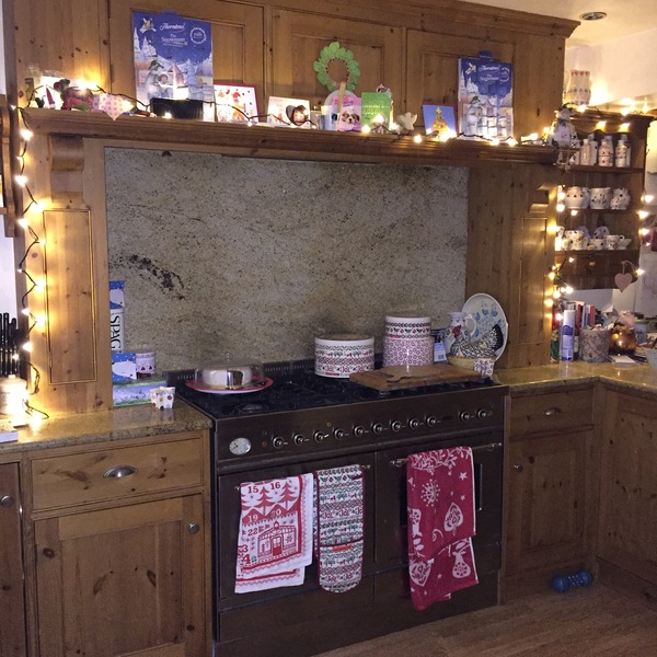 Extending quartz as cooker splashback