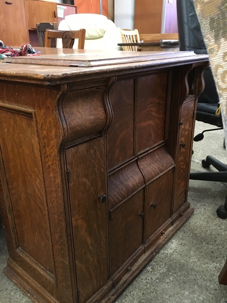 Vintage sewing machine fans, I'm back!