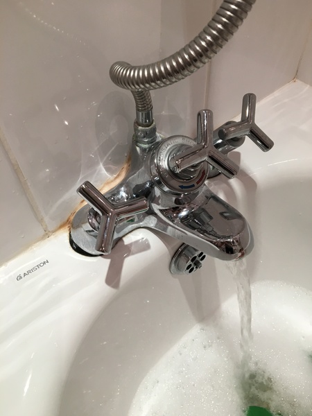 Which bathroom taps?