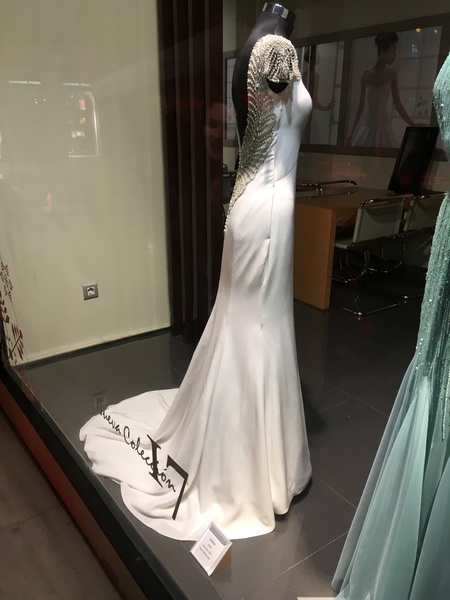 Minimalist wedding dresses