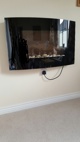 Can anyone help me with this ridiculous fireplace/plug problem?