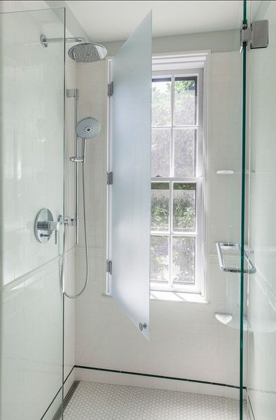 Will I get a shower in here (pics)?