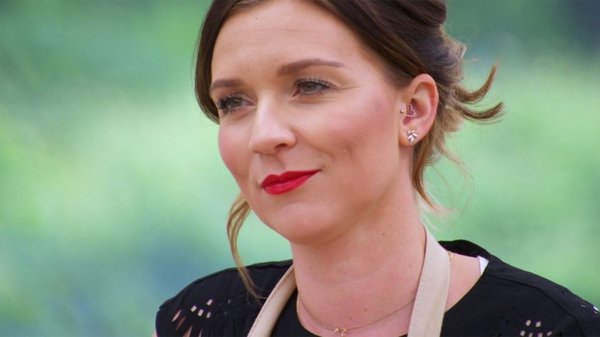 Candice bakeoff earrings