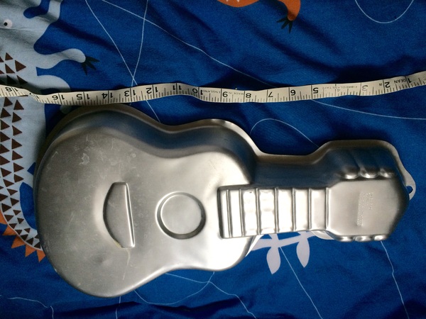 Guitar Birthday cake