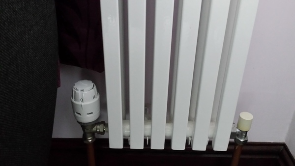 Swapping the TRV to the other side of the radiator