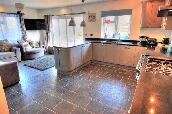 Peninsula or island for new kitchen?