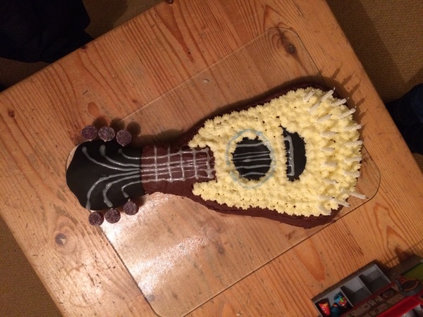 Guitar Birthday cake