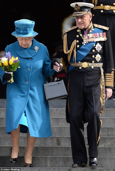 Duke of Edinburgh handholding thread