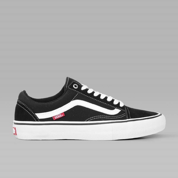 Plimsolls/trainers for slightly wider feer