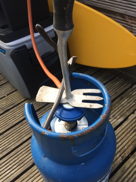 IMHBU re gas BBQ (pics attached)