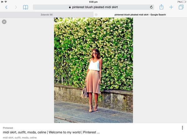 Black or nude sandles with this skirt?