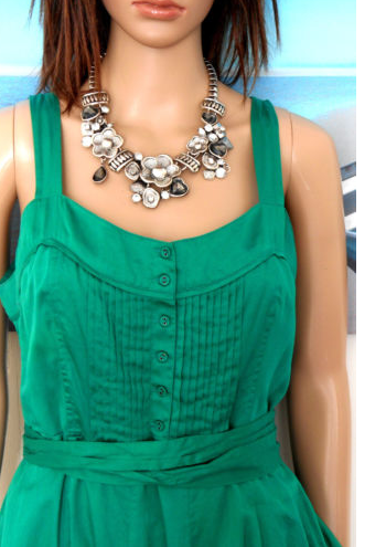 Will this emerald dress suit cool-toned?