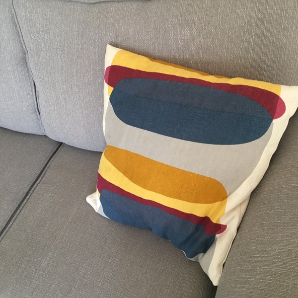 What colour with grey sofa?