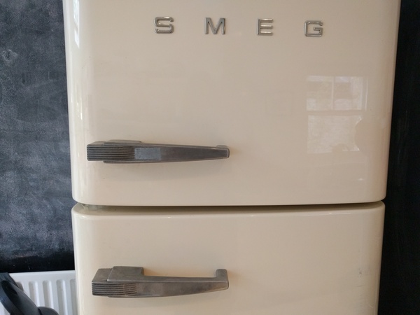 Handle on Smeg fridge