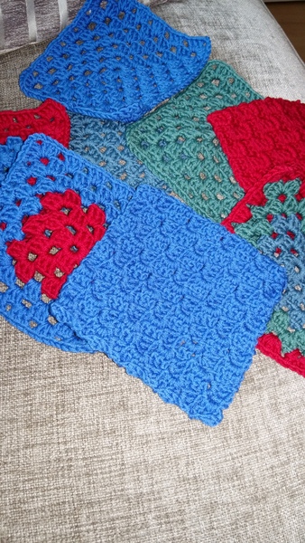 The Mumsnet, we need your help to make a Woolly Hug for lovely JuanPotatoTwo