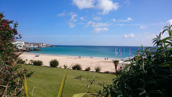 Aibu to show you my view for lunch today?