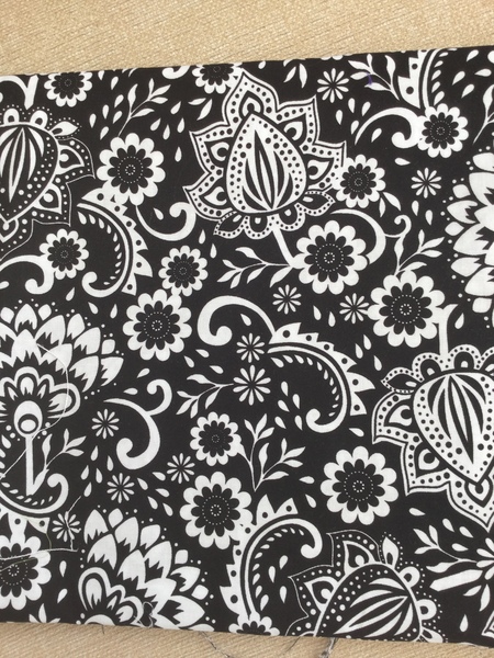 Black and white sewing fabric- what colour lining?