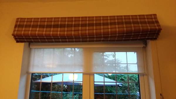 would this look strange - roman blinds