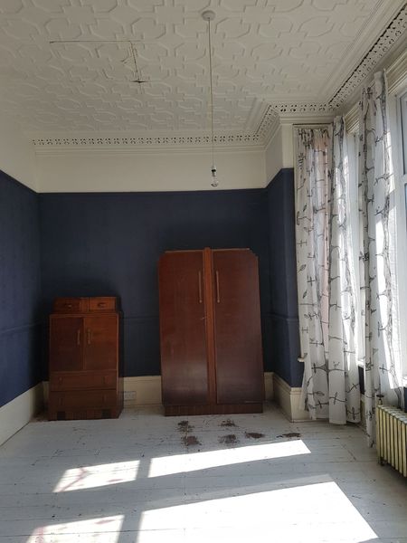 what wouod you do with this wardrobe and drawers?