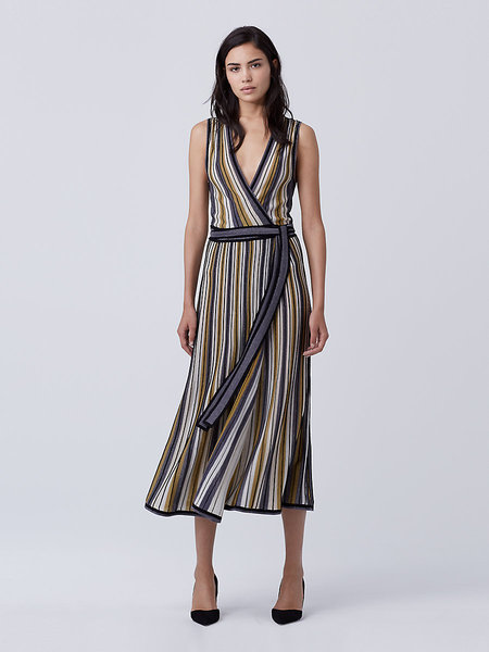 If you are an apple shape could you wear this dress?