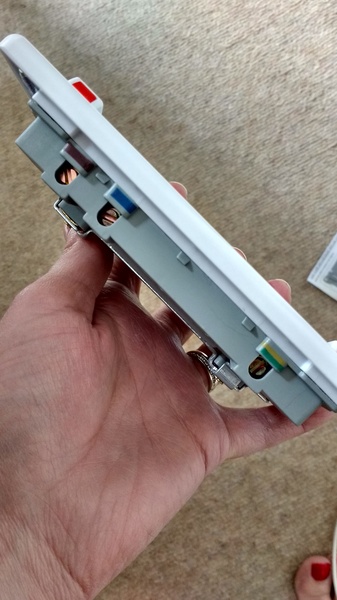 Changing a plug socket - no functional earth