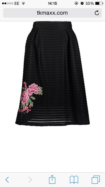What top with this skirt?