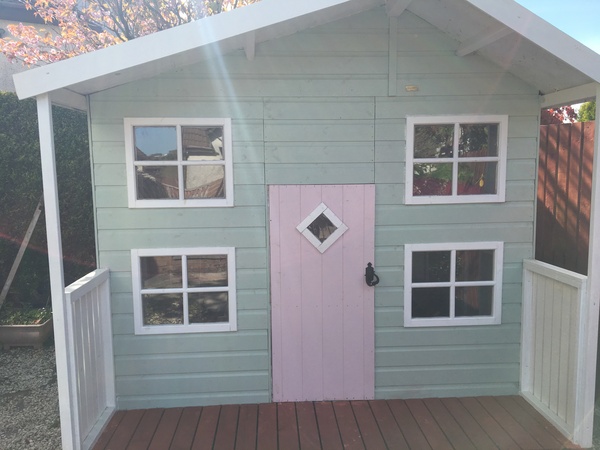 Play shed - paint or stain