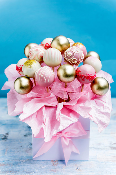 Win a Cake Pop Bouquet from Cake Cetera