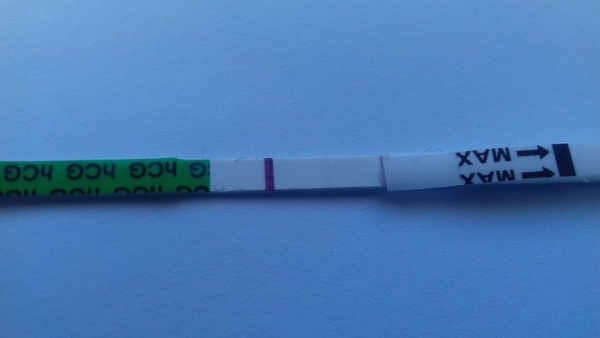 How do you tell the difference between an evap line and a faint BFP?