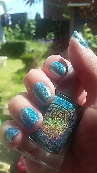 Anyone want to show off your manicure?