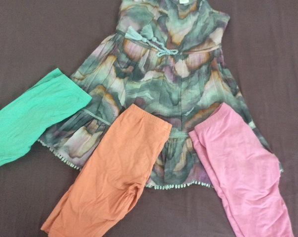 What colour leggings with this dress?