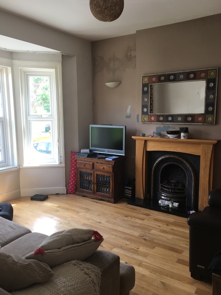 Help me decorate my living room