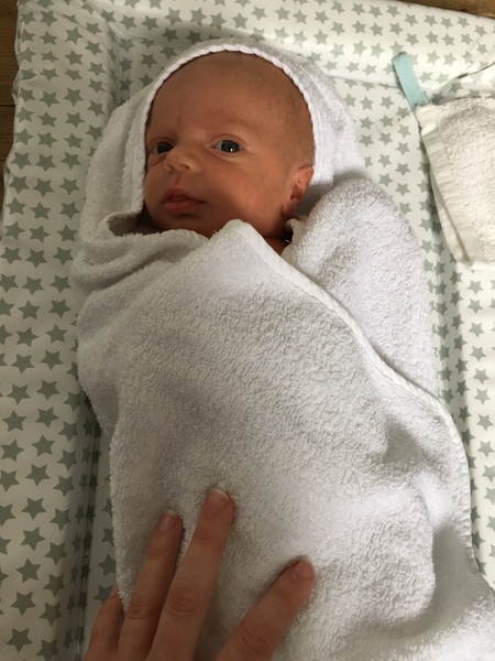 May 2017 #16 Sleep deprivation, mumnesia and first smiles