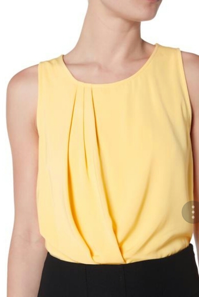 Is this yellow top a big no-no for someone with Deep Winter colouring?