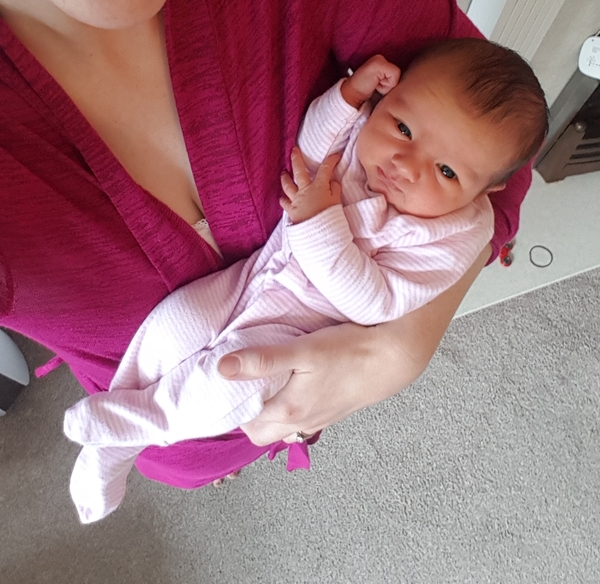 May 2017 #16 Sleep deprivation, mumnesia and first smiles