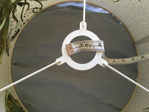 Fitting lampshade- I am clueless
