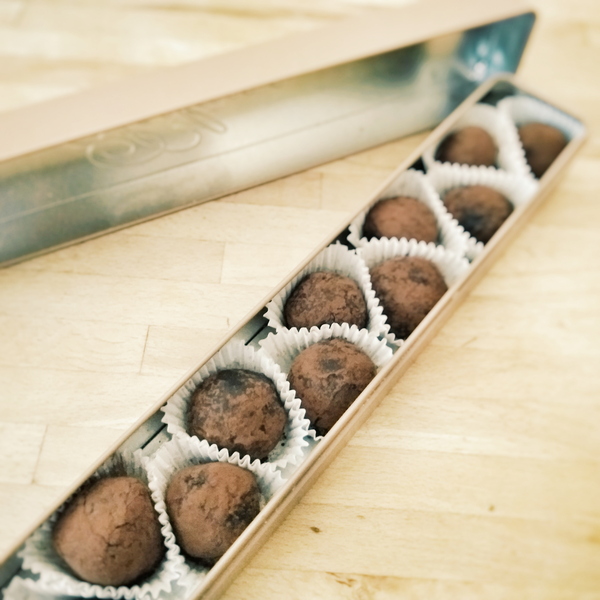 Fantastic Skincare: Skin (almost) sorted- decent fucking summer fucking clothes would be fucking nice. Don't ask us about our hair 🐌