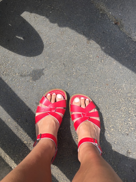What colour saltwater sandals ?
