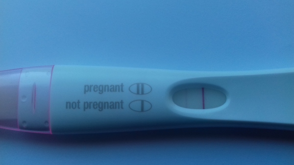 How do you tell the difference between an evap line and a faint BFP?