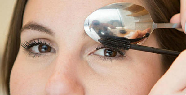 Fed up with your eyelash curlers? Don't fit? Pinchy? Try this..