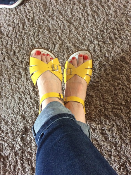 What colour saltwater sandals ?
