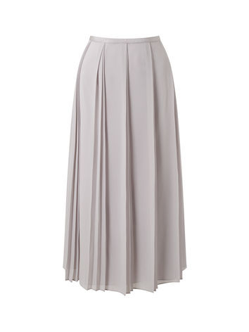 Need help finding a top to go with a skirt. Hopeless and useless with clothes