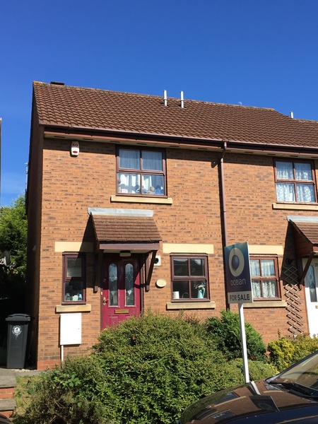 Right, any thoughts (apart from brexit uncertainty) as to why no one wants to buy this house?
