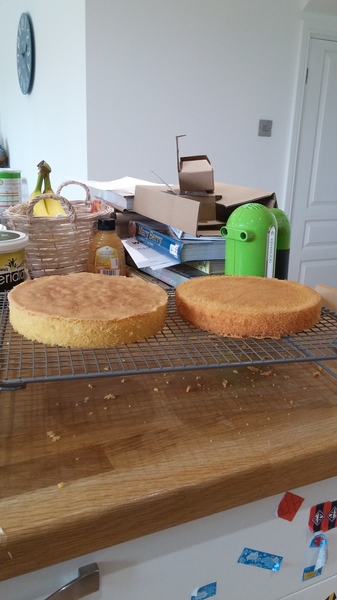 Village show Victoria sponge - no baking powder?