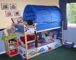 Trundle bed underneath single instead of bunk beds for boys sharing room?