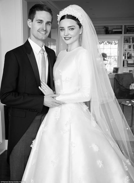 Miranda Kerr's wedding dress!!