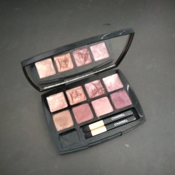 Fantastic Skincare: Skin (almost) sorted- decent fucking summer fucking clothes would be fucking nice. Don't ask us about our hair 🐌