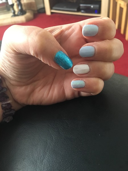 What nail varnish / art are you currenly wearing?